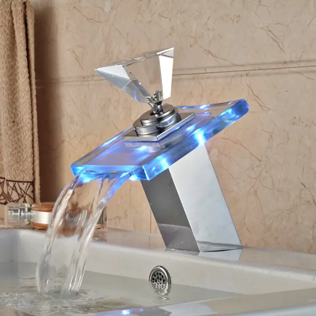 Grifo de lavabo de baño con acabado en cascada LED