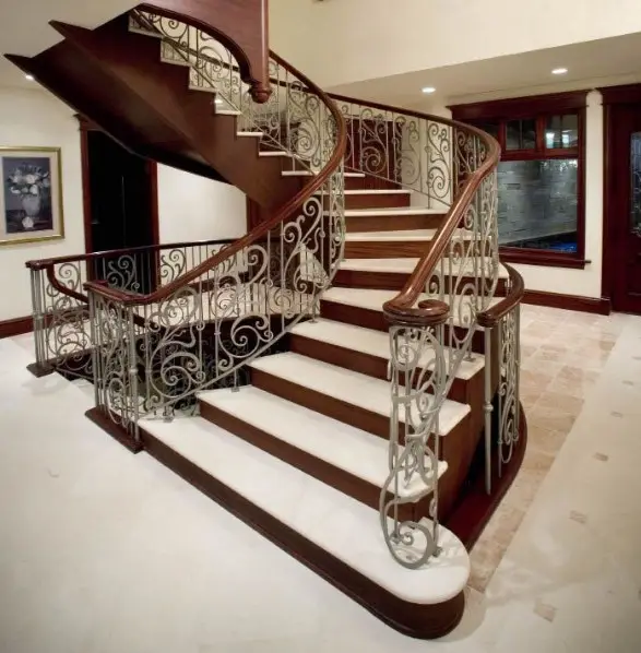 Prima Design d'intérieur classique personnalisé d'escalier incurvé en bois en fer forgé