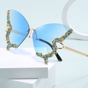 Creative Luxury Rhinestone Sunglasses Fashionable butterfly Shape Colorful Sunglasses Suitable for Party Decoration Glasses Gift - Product Image 5