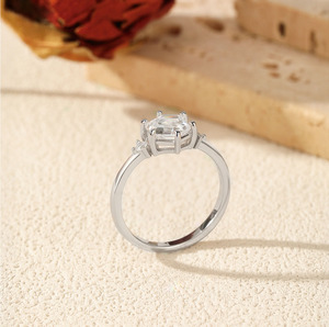 Anillo de compromiso de plata de ley S925 con circonita de corte hexagonal, hipoalergénico, elegante, para mujer, para propuesta, uso diario, regalo - Product Image 4