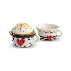 Desain hati dekoratif cangkir kue porselen pemegang cupcake keramik untuk pernikahan