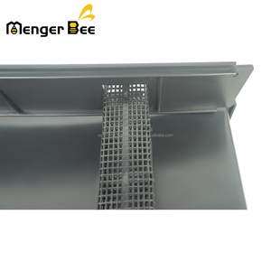 Equipo de alimentación de abejas Alimentación de abejas sobre Marco Alimentador de abejas de plástico - Product Image 4