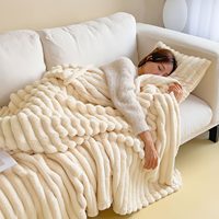 Couette d'hiver multifonctionnelle Couverture tricotée à larges rayures pour la sieste du lit Pet Can Be Bed Sheet Cover for Airplanes