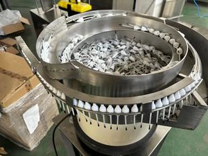 Để chai dính 4 dòng khí nén mỹ phẩm kem lỏng 30 ml 5ml niêm phong monodose mỡ tự động Máy chiết rót - Product Image 6