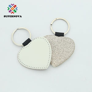 Llavero de Cuero con Forma de Corazón Brillante y Logotipo Personalizado, Sublimable, para Mosquetones y Llaveros Promocionales, Hecho en China - Product Image 6