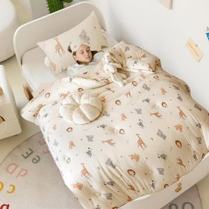 Ensemble <span class=keywords><strong>de</strong></span> literie pour bébé en coton bio super doux et léger, chaud et confortable, <span class=keywords><strong>couette</strong></span> personnalisée, animaux mignons, <span class=keywords><strong>housse</strong></span> <span class=keywords><strong>de</strong></span> <span class=keywords><strong>couette</strong></span>, taie d'oreiller - Product Image 1