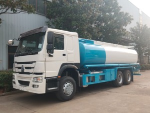 Camion-citerne HOWO Euro3 6x4 20CBM avec pompe à huile centrifuge haute vitesse et débitmètre pour le transport <span class=keywords><strong>de</strong></span> <span class=keywords><strong>pétrole</strong></span> en vrac - Product Image 3