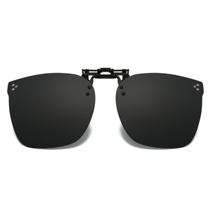 Nuevas Gafas de Sol Polarizadas con Clip para Viajes al Aire Libre, Anti-UV, Clip para Gafas de Miopía para Hombres y Mujeres - Product Image 4