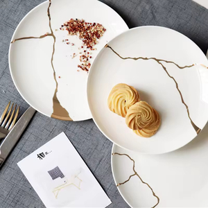 ชุดอาหารค่ำลายแตกคลาสสิกสี<span class=keywords><strong>ขาว</strong></span>ทำจากกระเบื้องเนื้อละเอียดพร้อมลายทองวาดด้วยมือ ใช้กับเครื่องล้างจานและไมโครเวฟได้ ชุดอาหาร 4 ชิ้น - Product Image 3