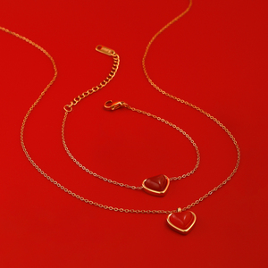 Juego <span class=keywords><strong>de</strong></span> Collares y Pulseras J&D <span class=keywords><strong>Serie</strong></span> Año Nuevo, Acero Inoxidable, Oro 18K, Dije <span class=keywords><strong>de</strong></span> <span class=keywords><strong>Corazón</strong></span> con Ágata Roja - Product Image 2
