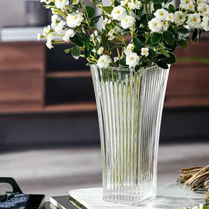 2022 Latest European Style Square Transparent Living Room Flower Shop Decoration Transparent Vase