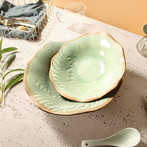 WEIYE Assiettes de Présentation Rondes en Céramique et Porcelaine, Motif Lotus Vert Créatif Japonais, Grandes Assiettes à <span class=keywords><strong>Salade</strong></span> et Dessert, Gaufrées, pour Mariage - Product Image 6