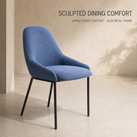 Chaise de salle à manger orange brûlé à côtes côtelées, dossier à cannelures verticales, en promotion pour bars à desserts, bars à jus, atriums, galeries, cafés et jardins