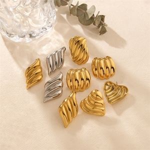 Pendientes de Ala Geométrica de Acero Inoxidable Chapados en Oro de Lujo para Mujer, Joyería de Alta Gama - Product Image 3