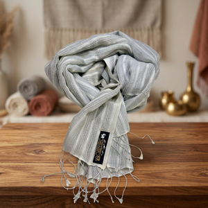 Écharpe unisexe en sergé de laine et polyester thermique haut de gamme, motif rayures simples, design classique et élégant, vente en gros de tissus Lotus - Product Image 2