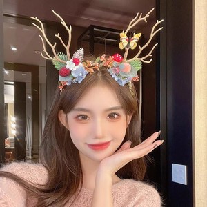Serre-tête de Noël lumineux avec bois de cerf et branches d'hiver, accessoire de coiffure et de cheveux, ornements de Noël - Product Image 6