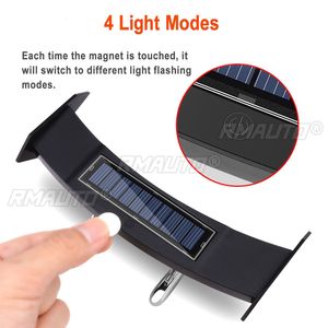 Feu arrière solaire 12V mini universel à LED pour aileron de voiture, clignotant d'avertissement étanche avec capteur, accessoires modifiés - Product Image 3