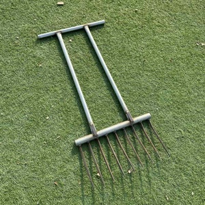 Attrezzo per la Rimozione di Radici di Ortaggi a Radice con Design Rinforzato in Acciaio Zincato Resistente - Product Image 3