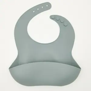 硅胶围嘴定制可调贴合软食品级防水印花硅胶婴儿围嘴带捕手