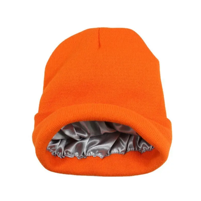 عالية الجودة عادي فارغة حك قبعة رأس من الأكريليك مخصص شعار الداخلية الحرير اصطف الشتاء الدافئة الباردة القبعات