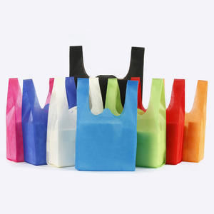 <span class=keywords><strong>Amazon</strong></span> Venta caliente reutilizable multi color compras t camisa tela no tejida bolsa con logotipo personalizado - Product Image 1