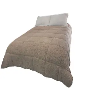 Essere in Grande Richiesta Cina Produttore Affidabile di Agnello in Pile Patchwork Letto Trapunta