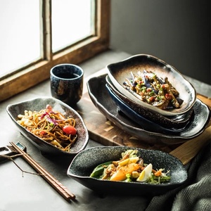 Grande assiette en céramique de forme spéciale pour l'utilisation au restaurant Bol en pierre à quatre pattes Assiettes de poisson légumes poulet personnalisées pour le riz - Product Image 2