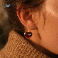 Boucles d'oreilles pendantes en forme de cœur SUMMLY en acier inoxydable plaqué or 18 carats, boucles d'oreilles à crochet en forme de cœur en résine Maillard, style rétro artistique