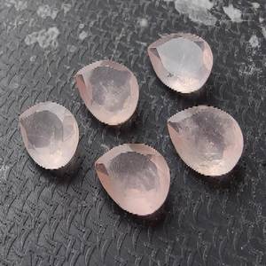 Cuarzo Rosa natural Forma de pera Corte facetado Calibrado Forma de gota de lágrima Piedras preciosas al por mayor Piedras preciosas sueltas de cuarzo de la India - Product Image 3