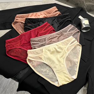 Culottes en satin et dentelle pour femmes, transparentes et ajourées, taille mi-haute, sexy, élégantes et respirantes, lingerie OEM DOM - Product Image 3