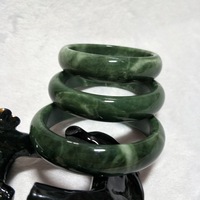 Bracelets de jade vert foncé de haute qualité en gros 54mm-64mm Jaspe Largeur naturelle Bracelets de pierres précieuses de guérison Cadeau de mode pour les femmes