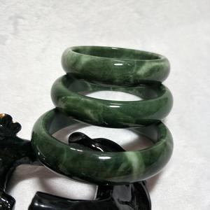 Venta al por mayor de alta calidad verde oscuro Jade brazaletes 54mm-64mm jaspe ancho Natural curación piedras preciosas pulseras regalo de moda para las mujeres - Product Image 2