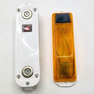 Projecteur de signalisation LED solaire extérieur à aimant puissant, en plastique de qualité supérieure, avec boîtier IP68, longue durée de vie, pour cônes de signalisation routière - Product Image 1