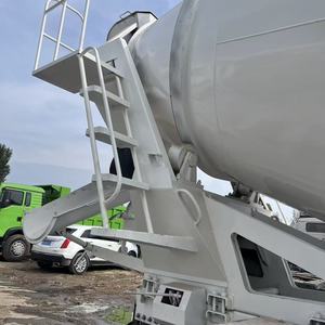 Camion mélangeur à béton Howo Sinotruk HOWO 6X4 371HP 14cbm - Product Image 5