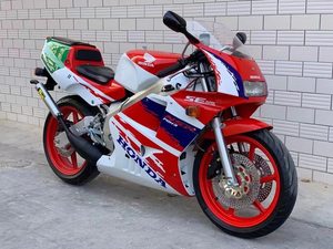 สำหรับรถมอเตอร์ไซค์นำเข้า CBR400 สปอร์ตไบค์สี่สูบ คลาสสิค เรโทร ฮีฟวี่ สตรีทไบค์ โรดเรซซิ่ง รุ่น <span class=keywords><strong>NSR250</strong></span> ความเร็วสูงสุด 190 กม./ชม. - Product Image 1