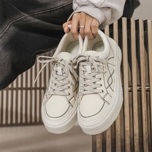 รองเท้าผ้าใบระบายอากาศสำหรับผู้ชายสุดเทรนดี้ รองเท้ากีฬาผู้ชายรุ่นลิมิเต็ดอิดิชั่น ฤดูใบไม้ผลิ 2025 รองเท้าผ้าใบพื้นหนา - Product Image 2