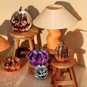 Venta al por mayor de calabazas de espejo personalizadas con forma de bola de discoteca para decoración retro de Halloween, fiestas de otoño y el hogar, al por mayor - Product Image 3