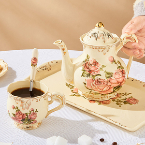 Service à thé en porcelaine rose ivoire vintage avec théière, motif floral, idéal pour un cadeau - Product Image 2