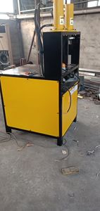 गैल्वेनाइज्ड स्टील पाइप के लिए उच्च गति हाइड्रोलिक नोचिंग मशीन 90 डिग्री कोण बनाने वाली वर्ग ट्यूब पंचिंग इकाई - Product Image 6