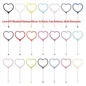 Espejo de Maquillaje Portátil de Mano con Forma de Corazón para Mujer, de Plástico, con Impresión de Logotipo Personalizable - Product Image 3