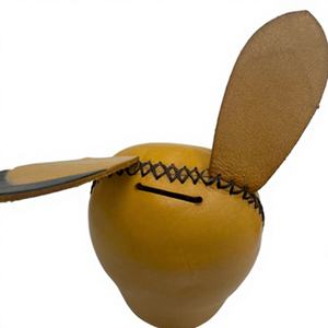 Hucha <span class=keywords><strong>de</strong></span> Cuero Genuino Importado, Diseño Pikachu Hecho a Mano, Caja <span class=keywords><strong>de</strong></span> Dinero <span class=keywords><strong>de</strong></span> Piel <span class=keywords><strong>de</strong></span> Vaca Premium para Regalos y Decoración del Hogar - Product Image 4