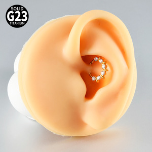 Anneau à clous en titane F136 et anneau clicker en CZ |   Bijoux <span class=keywords><strong>de</strong></span> piercing punk pour les oreilles et le <span class=keywords><strong>nez</strong></span>, pour les studios et les détaillants - Product Image 1