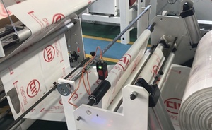 Máquina de fabricación de bolsas de la compra con mango de perforación y sellado lateral/sellado lateral automático - Product Image 5