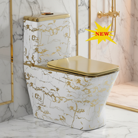 Cuvette de toilettes carrée en céramique dorée pour hôtel de luxe, WC de salle de bain en céramique dorée