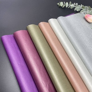 Papel de seda delgado, translúcido y de colores para envolver regalos en capas, decoración de escaparates y forro de ramos florales. - Product Image 5