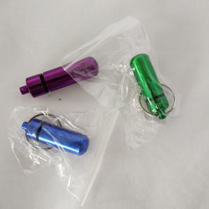 Renkli çeşitli boyutları düşük adedi özel logo lazer gravür alüminyum alaşım promosyon su geçirmez hap tutucu kapsül anahtarlıklar - Product Image 2