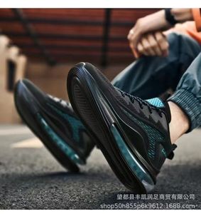 Calzado Deportivo con Amortiguación de Aire en Toda la Palma y Detalles Reflectantes - Calzado Atlético Moderno y Cómodo, Nuevo para Hombre - Product Image 4