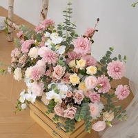 Guirlande murale de roses artificielles et feuilles d'eucalyptus vertes pour décor de mariage, événements et fêtes