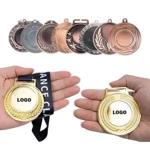 เหรียญโลหะสำหรับเล่นกีฬามาราธอนถ้วยรางวัลฟุตบอลยิมนาสติกเหรียญทองออกแบบตามแบบมืออาชีพของคุณเอง