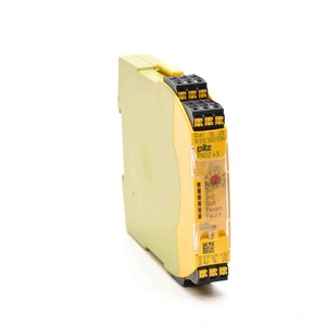 โมดูลรีเลย์นิรภัยหยุดฉุกเฉิน รุ่น 751103 <span class=keywords><strong>PNOZ</strong></span> <span class=keywords><strong>s3</strong></span> C 24VDC 2n/o ของแท้ สำหรับควบคุมอุตสาหกรรม - Product Image 1